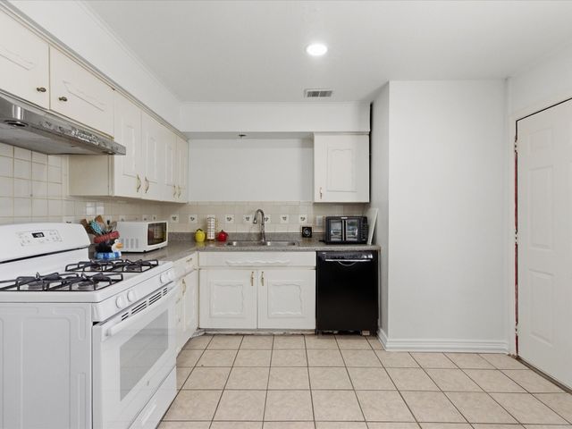 1905 Franklin Street, Irving, TX 75060