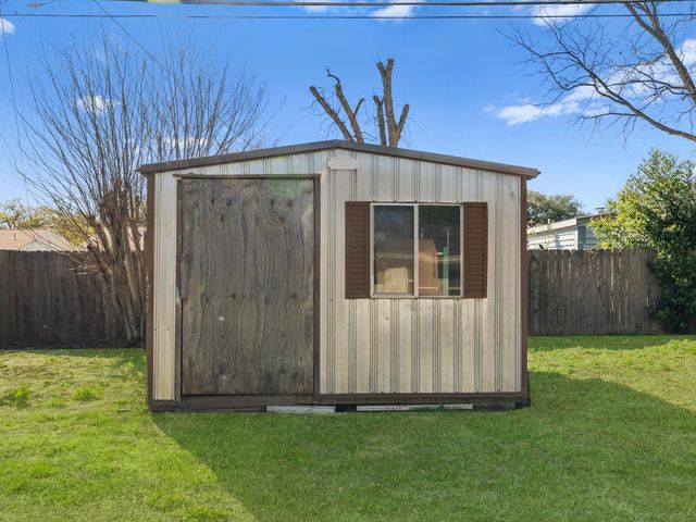 1905 Franklin Street, Irving, TX 75060