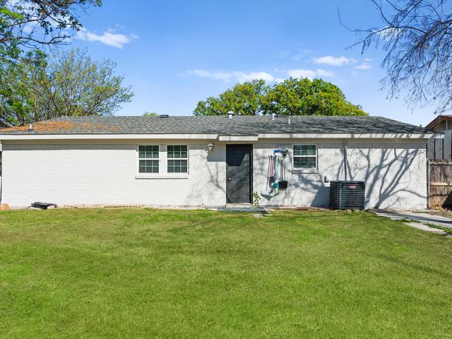 1905 Franklin Street, Irving, TX 75060