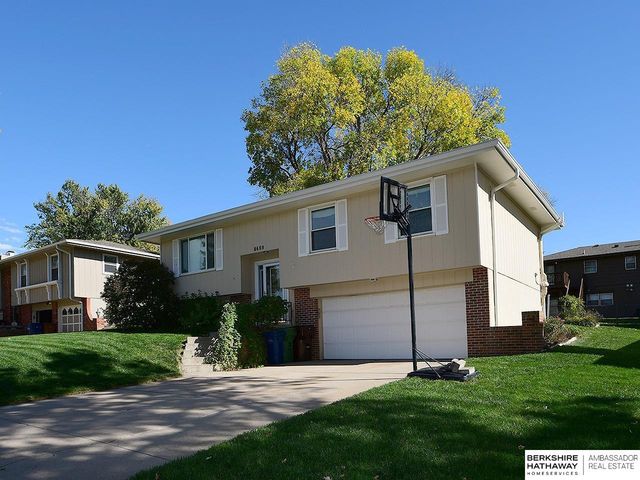 8609 S 46th Avenue, Omaha, NE 68157