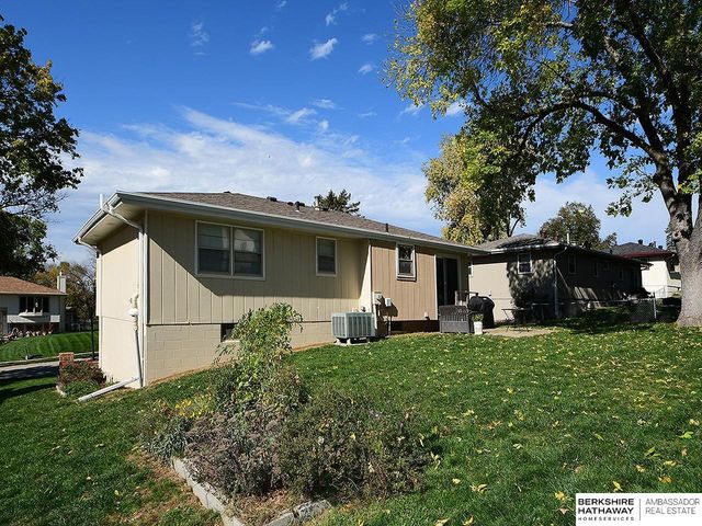 8609 S 46th Avenue, Omaha, NE 68157