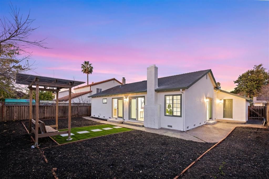 Image 19 of property listing at 1317 Tourney Drive, San Jose, CA 95131