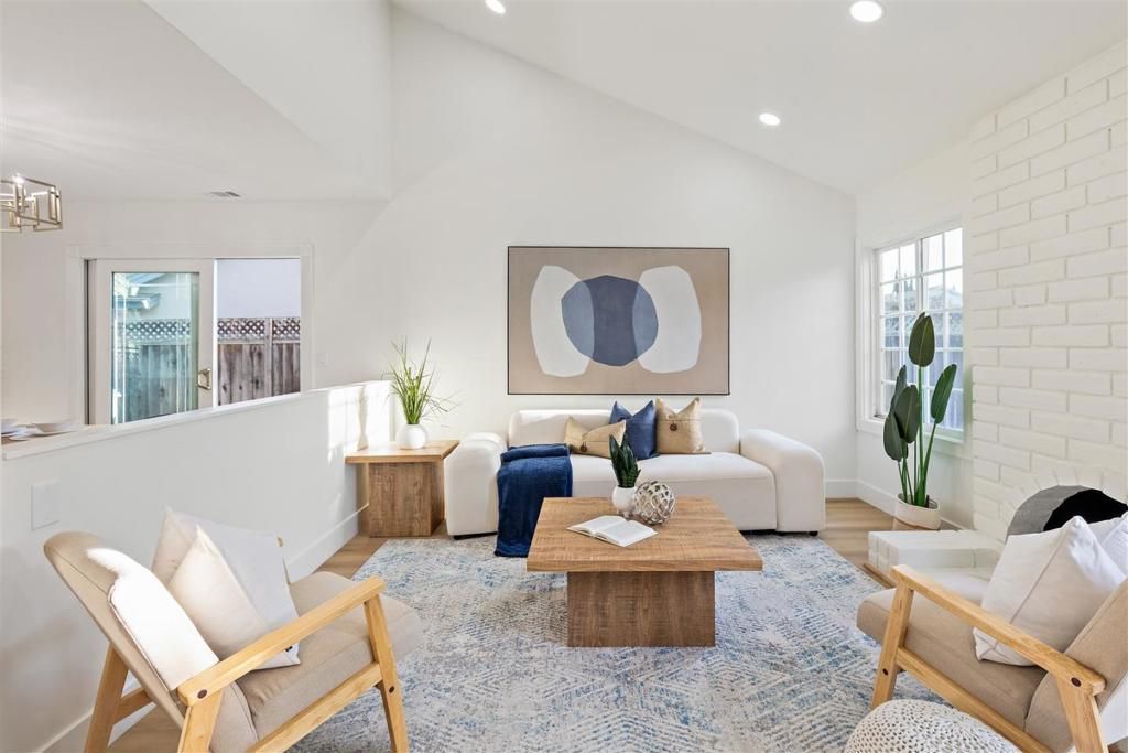 Image 3 of property listing at 1317 Tourney Drive, San Jose, CA 95131