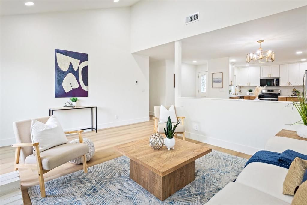 Image 5 of property listing at 1317 Tourney Drive, San Jose, CA 95131