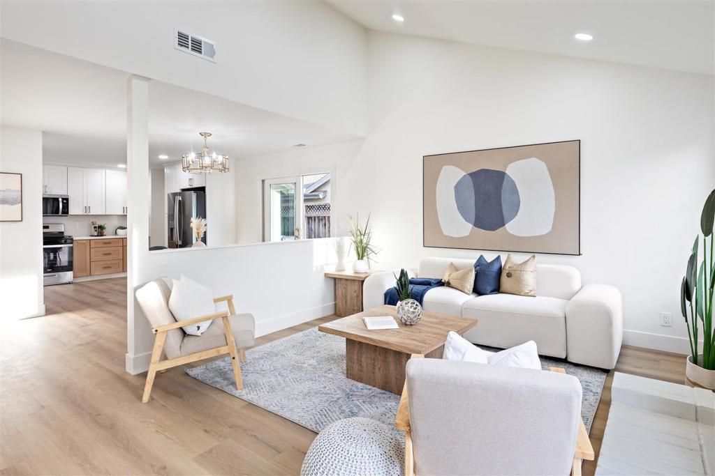 Image 6 of property listing at 1317 Tourney Drive, San Jose, CA 95131