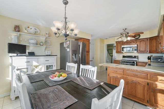 16 Ethan Allen Court, Orangeburg, NY 10962