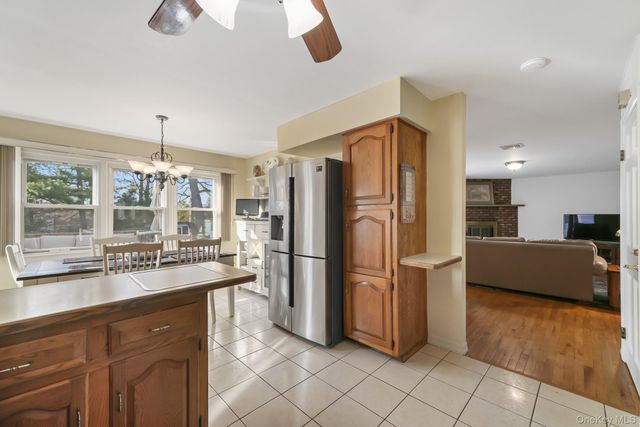 16 Ethan Allen Court, Orangeburg, NY 10962