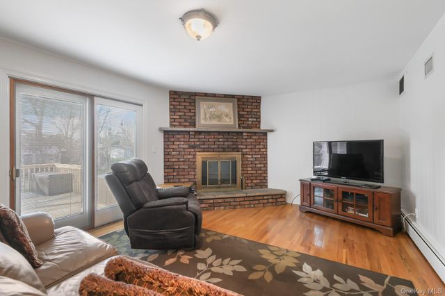 16 Ethan Allen Court, Orangeburg, NY 10962