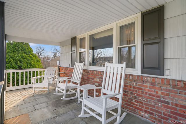 16 Ethan Allen Court, Orangeburg, NY 10962