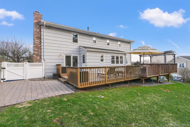 16 Ethan Allen Court, Orangeburg, NY 10962