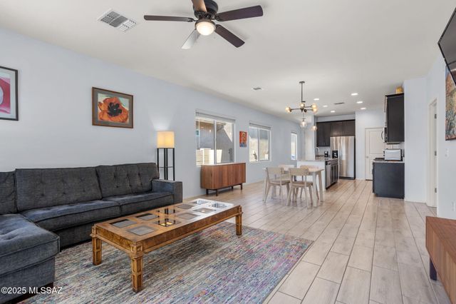 7064 E Calle Arco Iris, Tucson, AZ 85756