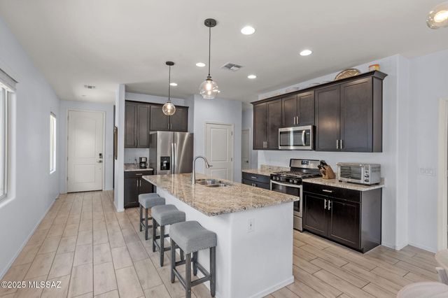 7064 E Calle Arco Iris, Tucson, AZ 85756