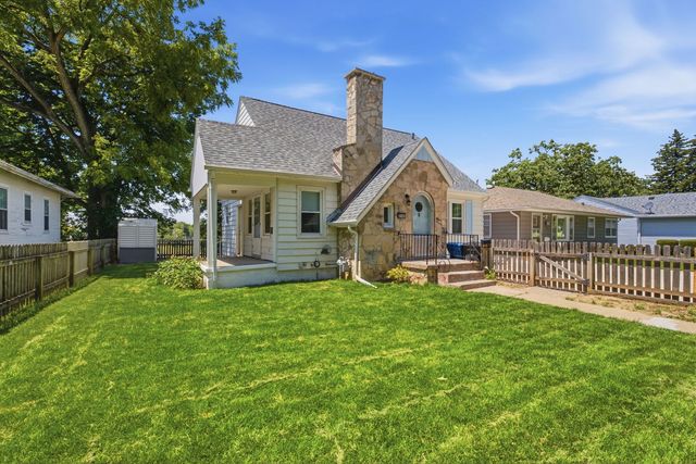 3744 12th Street, Rock Island, IL 61201
