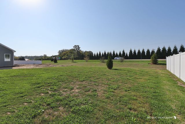 2490 Olivia Court, Wauconda, IL 60084
