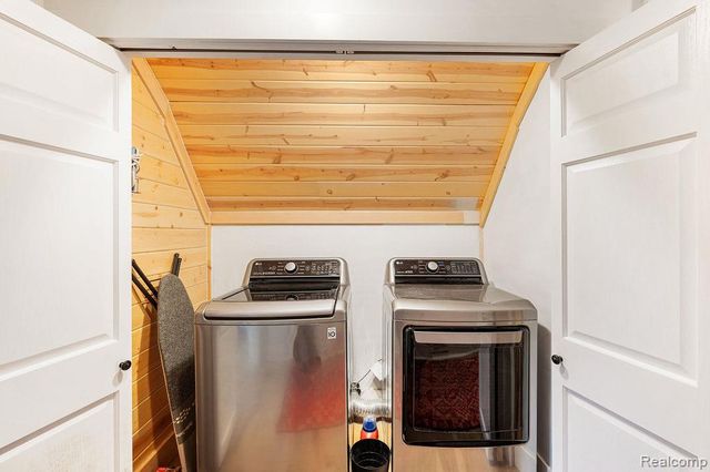 9695 Community Hall Road, Union Pier, MI 49129