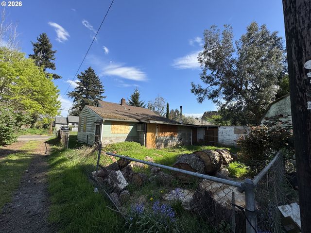 8315 N WAYLAND Ave, Portland, OR 97203