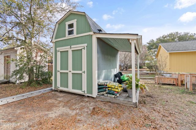 304 NE 47th Street, Oak Island, NC 28465