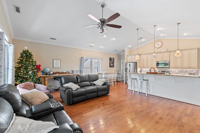 304 NE 47th Street, Oak Island, NC 28465