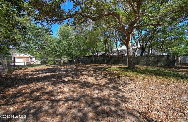 304 NE 47th Street, Oak Island, NC 28465