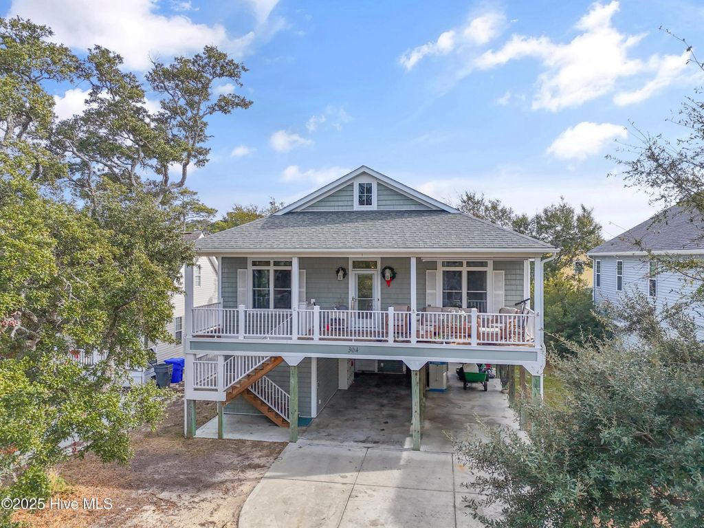 304 NE 47th Street, Oak Island, NC 28465
