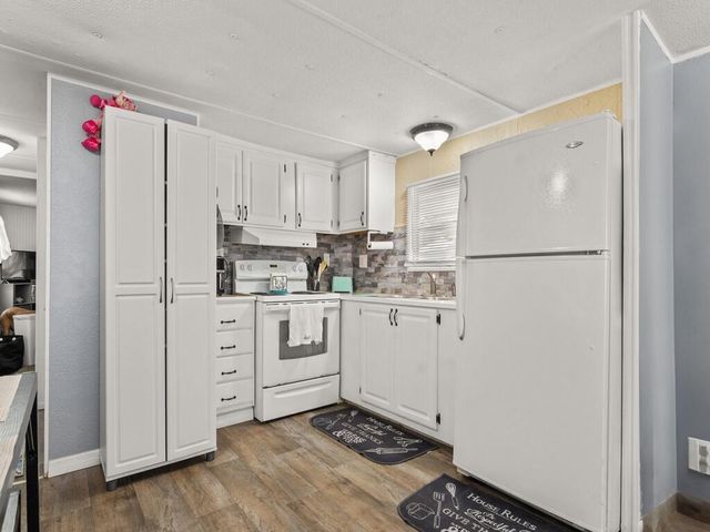 2423 NE Palm Avenue 26, Jensen Beach, FL 34957