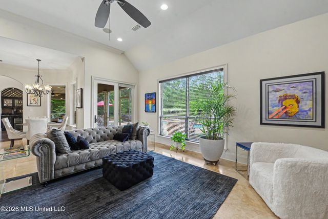 6101 Olde Oakview, Ocean Springs, MS 39564