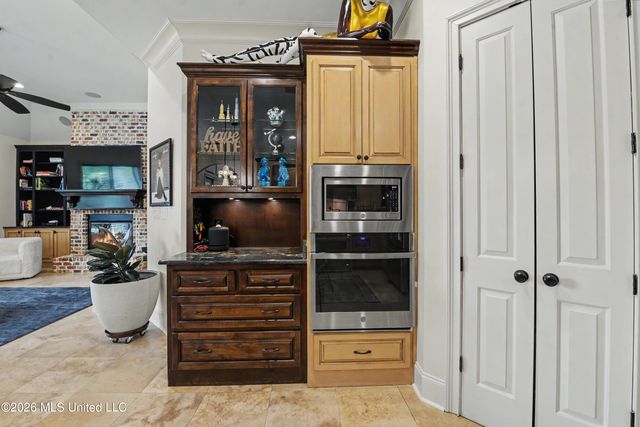 6101 Olde Oakview, Ocean Springs, MS 39564