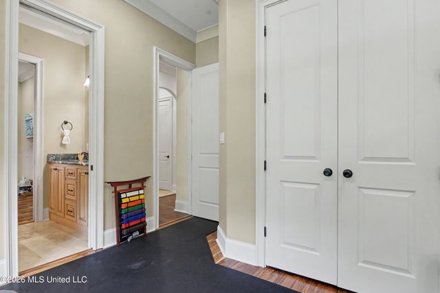6101 Olde Oakview, Ocean Springs, MS 39564