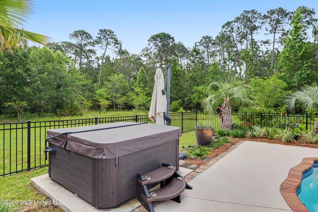 6101 Olde Oakview, Ocean Springs, MS 39564