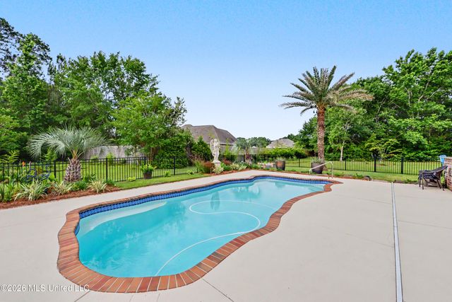 6101 Olde Oakview, Ocean Springs, MS 39564