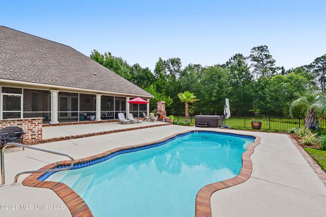 6101 Olde Oakview, Ocean Springs, MS 39564