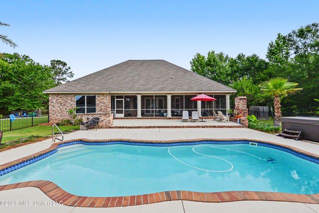 6101 Olde Oakview, Ocean Springs, MS 39564