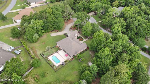 6101 Olde Oakview, Ocean Springs, MS 39564