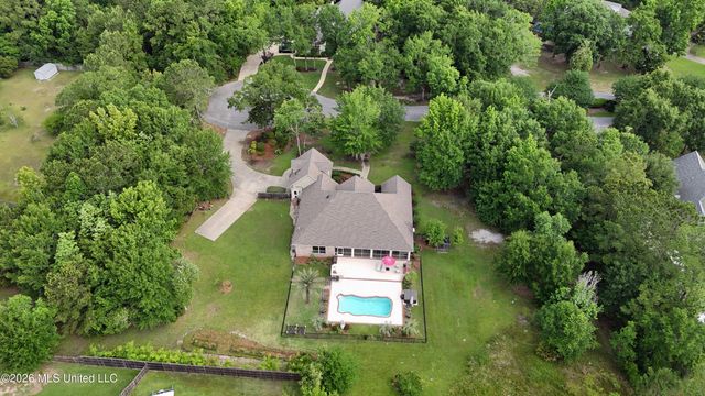 6101 Olde Oakview, Ocean Springs, MS 39564