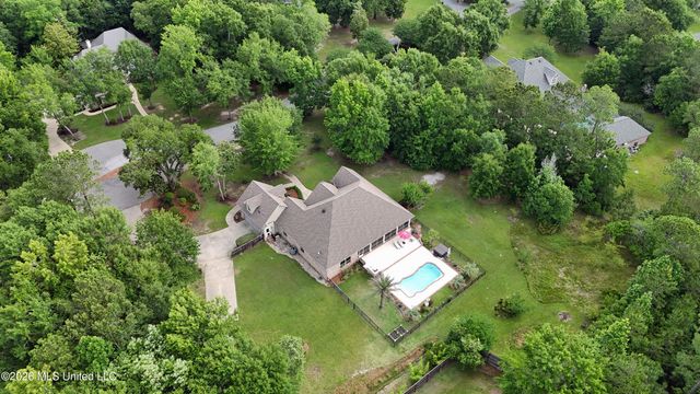 6101 Olde Oakview, Ocean Springs, MS 39564