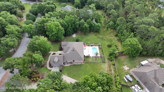 6101 Olde Oakview, Ocean Springs, MS 39564