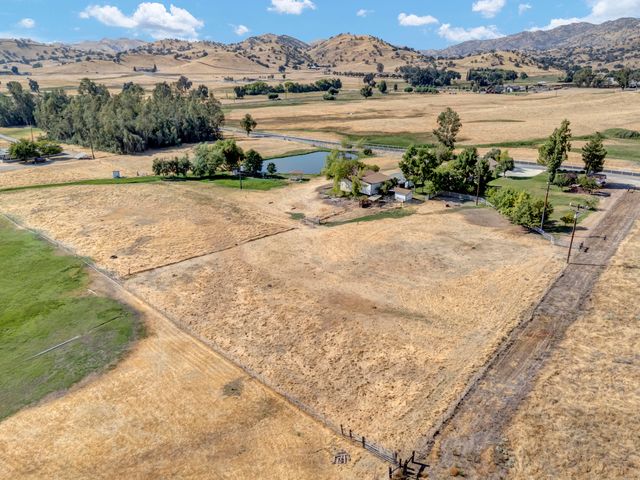 18002 320 Road, Springville, CA 93265
