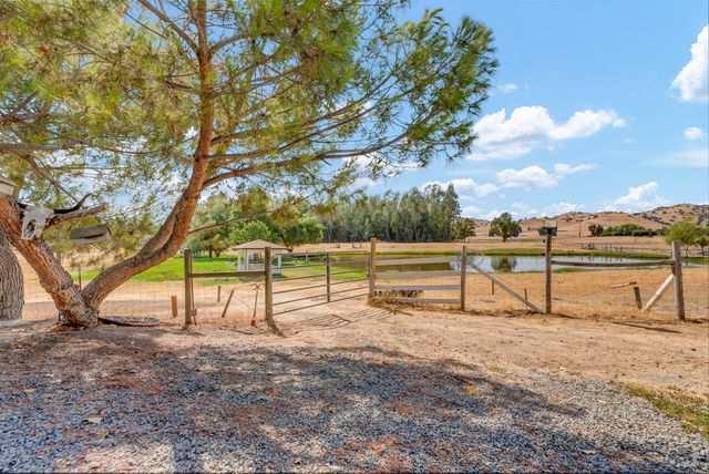 18002 320 Road, Springville, CA 93265
