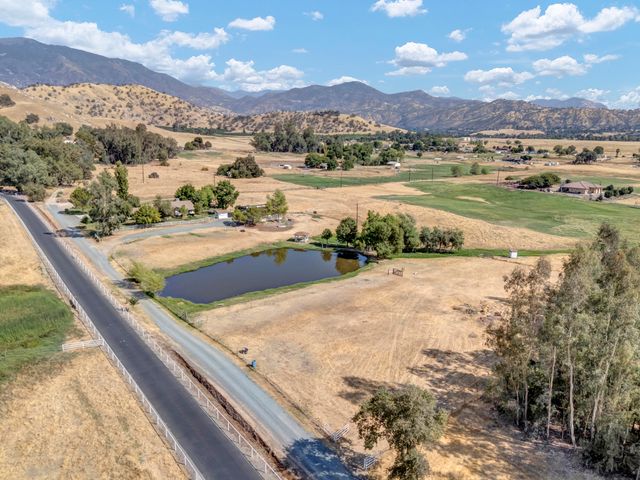 18002 320 Road, Springville, CA 93265