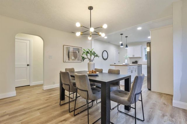 1572 Yarmouth Avenue, Cincinnati, OH 45237