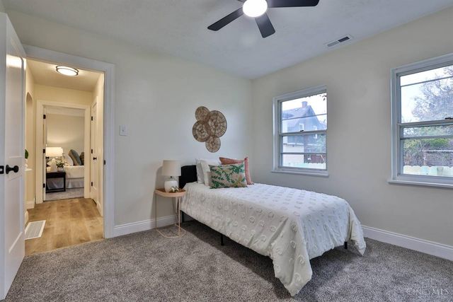 1572 Yarmouth Avenue, Cincinnati, OH 45237