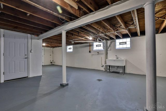 1572 Yarmouth Avenue, Cincinnati, OH 45237