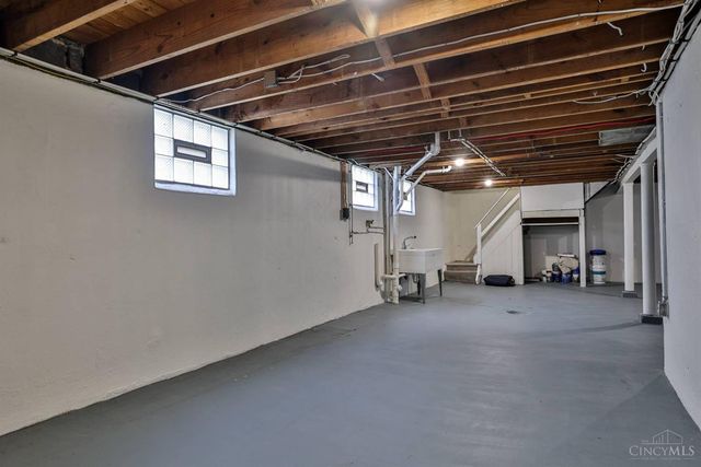 1572 Yarmouth Avenue, Cincinnati, OH 45237