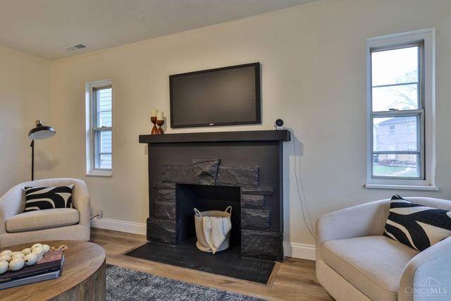 1572 Yarmouth Avenue, Cincinnati, OH 45237