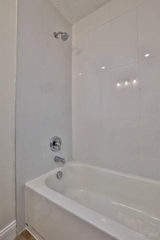 1572 Yarmouth Avenue, Cincinnati, OH 45237