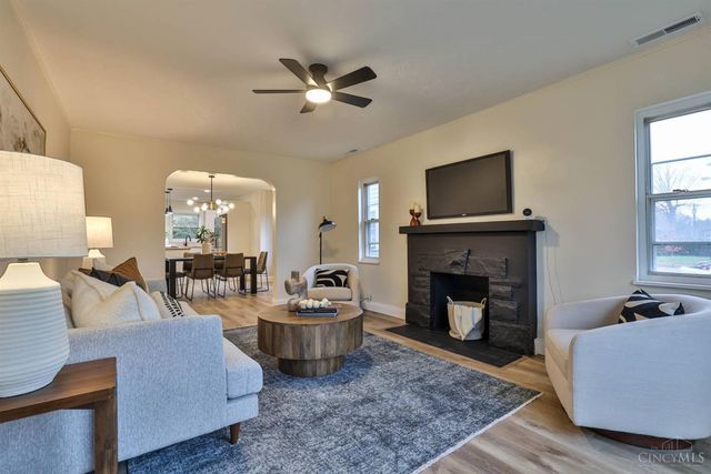 1572 Yarmouth Avenue, Cincinnati, OH 45237