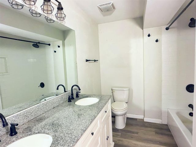 190 White Oak Circle, Point Blank, TX 77364