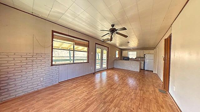 190 White Oak Circle, Point Blank, TX 77364