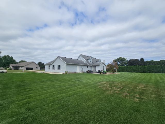 2763 S Nowak Drive, La Porte, IN 46350