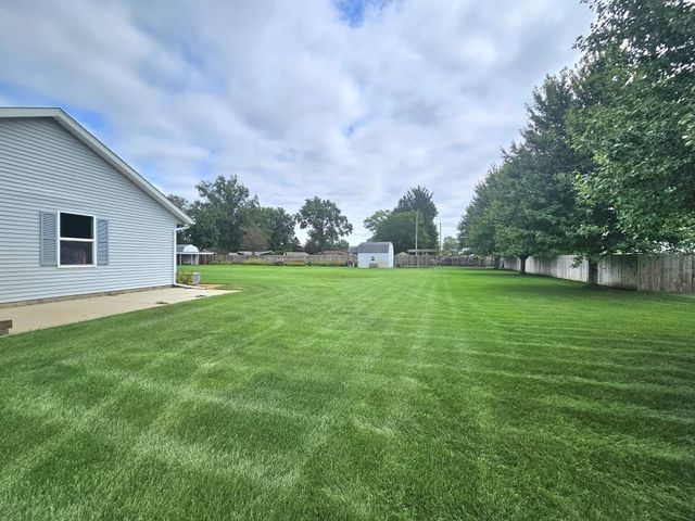 2763 S Nowak Drive, La Porte, IN 46350